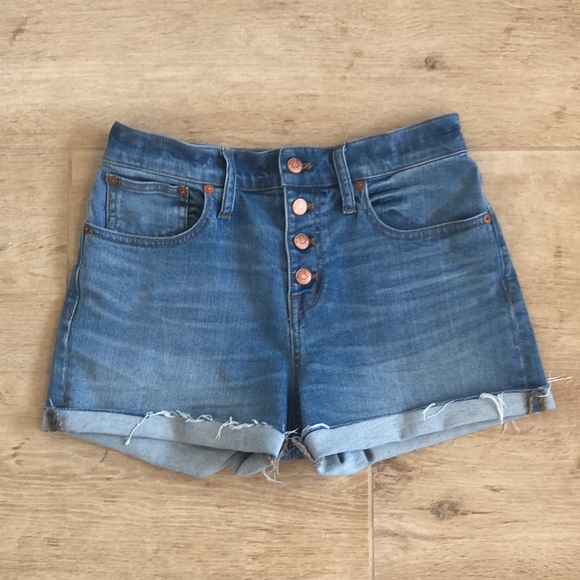 🔥SOLD🔥Madewell High-Rise denim Jean Shorts button front - Picture 3 of 8
